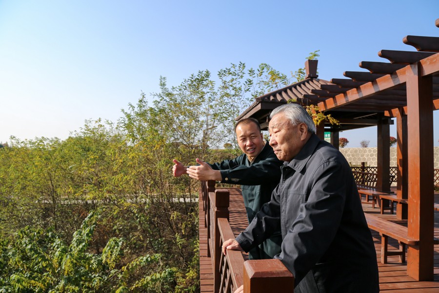21-2019年10月，國家水利部原副部長王守強參觀金徽股份時盛贊：金徽股份是綠色礦山、文明礦山、美麗礦山。.jpg
