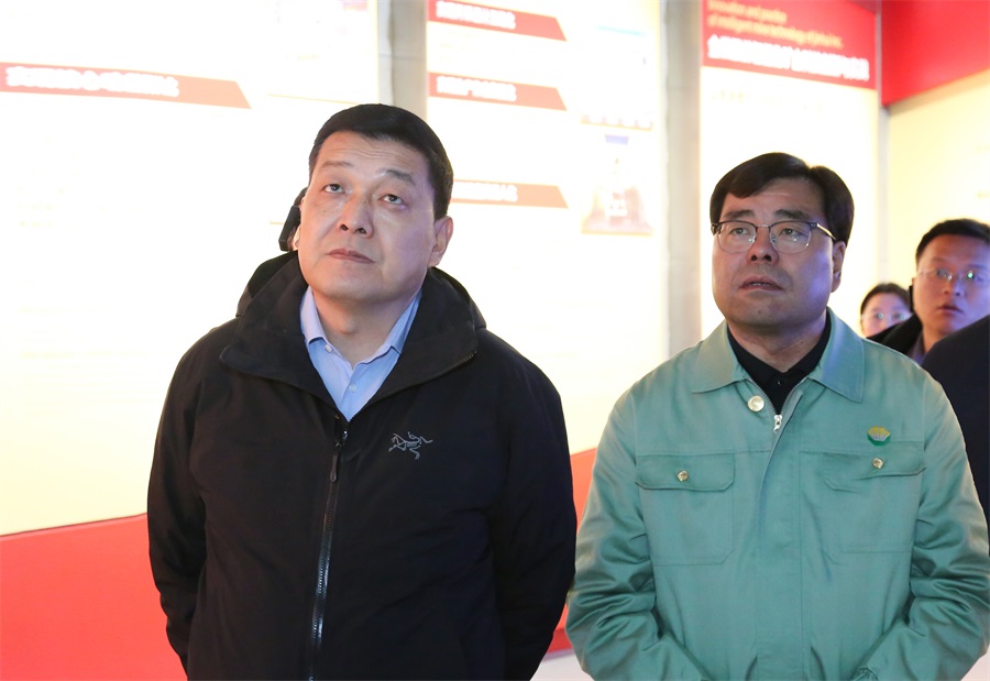 38-2023年12月，民建甘肅省委員會主任委員，全國政協(xié)委員，甘肅省政協(xié)常委，省生態(tài)環(huán)境廳廳長，省核安全局局長葛建團蒞臨金徽股份調研。.jpg