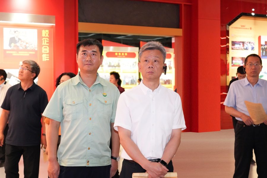 2024.06.23全國政協(xié)委員、省政協(xié)副主席、民盟甘肅省委會主委劉仲奎蒞臨金徽股份調研.jpg